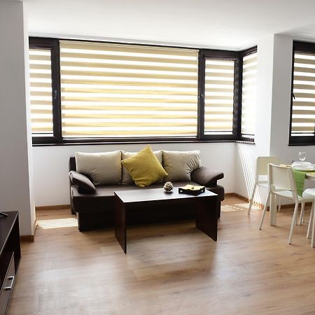Hotel Active Apartments Targovishte  Bagian luar foto
