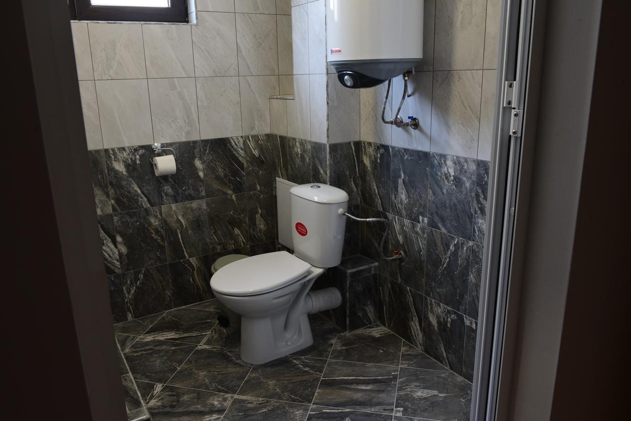 Hotel Active Apartments Targovishte  Bagian luar foto
