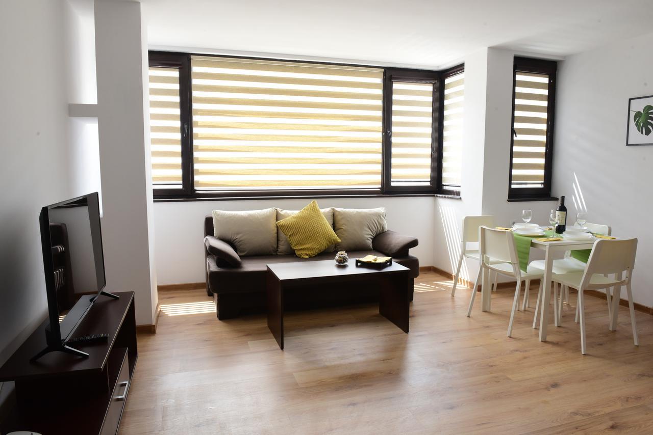Hotel Active Apartments Targovishte  Bagian luar foto