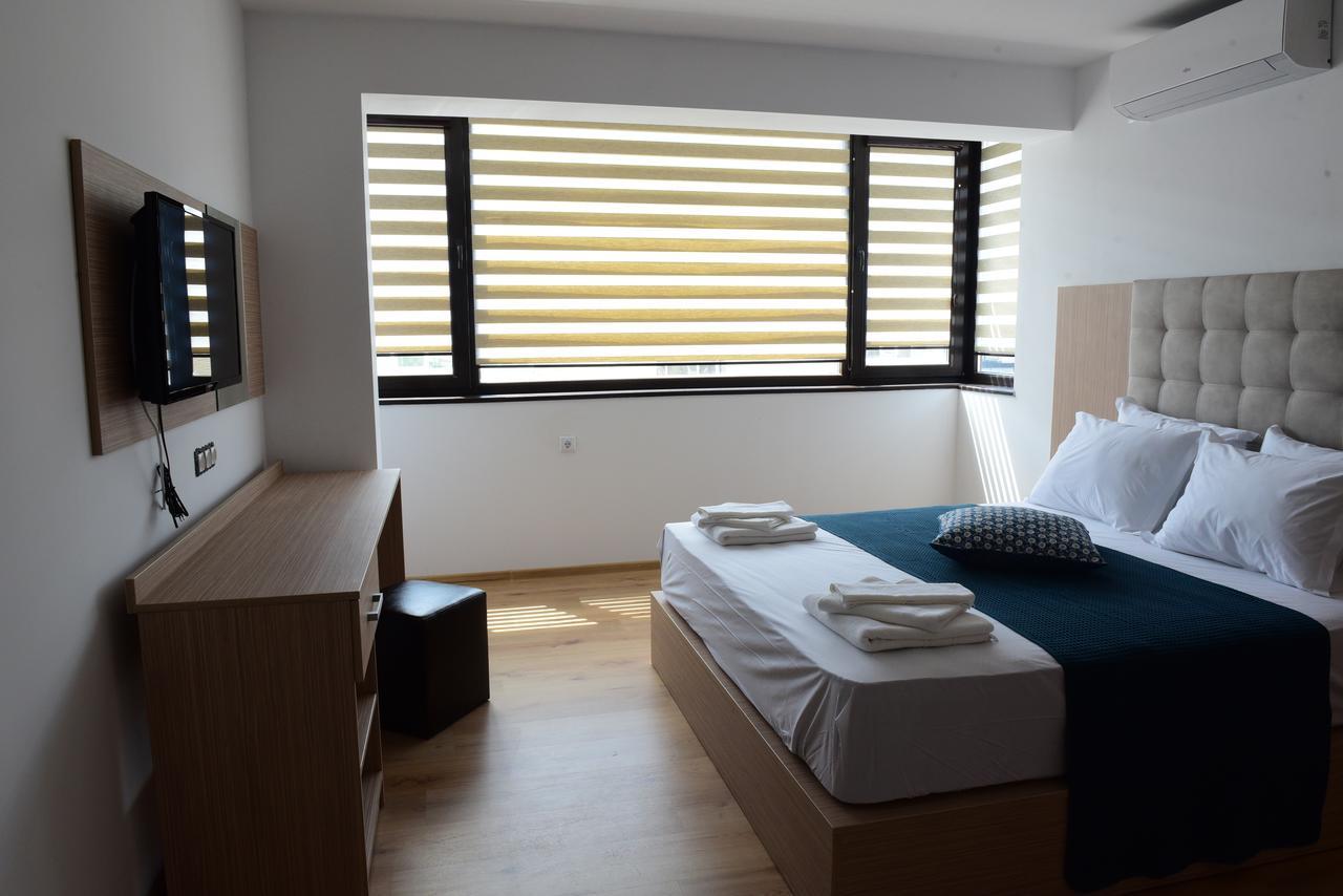 Hotel Active Apartments Targovishte  Bagian luar foto