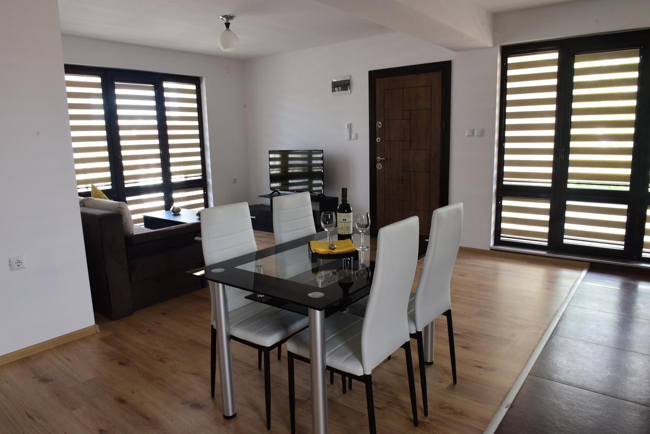 Hotel Active Apartments Targovishte  Bagian luar foto