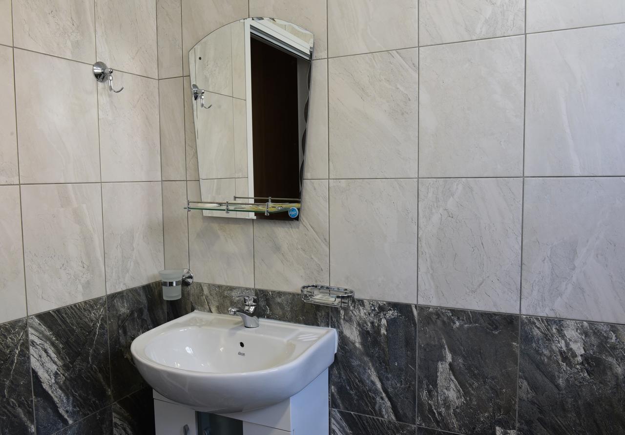Hotel Active Apartments Targovishte  Bagian luar foto