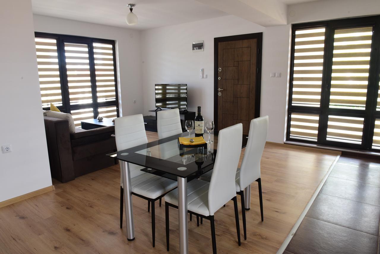 Hotel Active Apartments Targovishte  Bagian luar foto