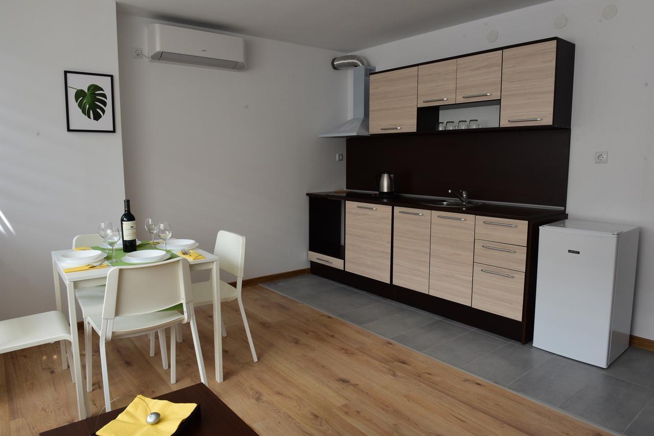 Hotel Active Apartments Targovishte  Bagian luar foto