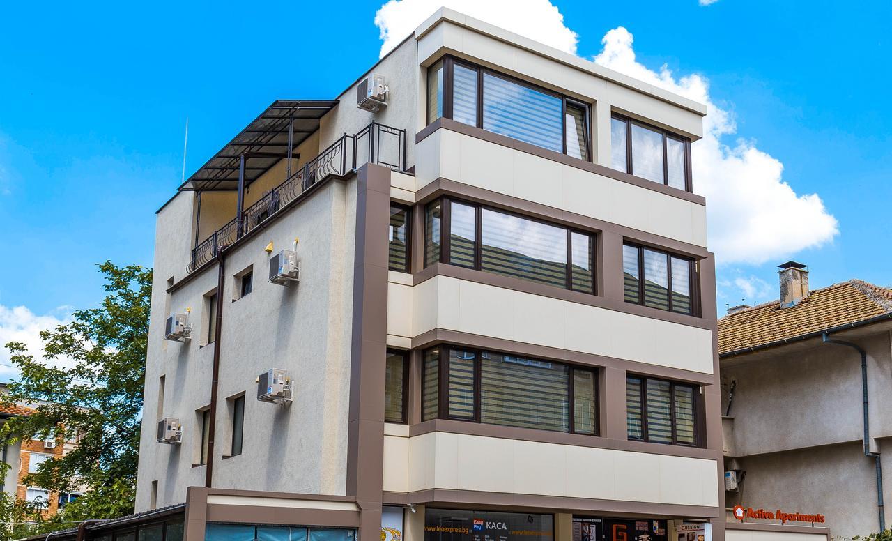 Hotel Active Apartments Targovishte  Bagian luar foto